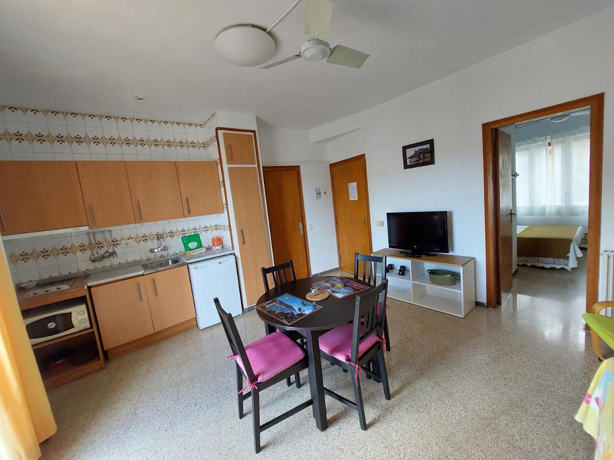 Apartamentos El Sol Tossa de Mar Bagian luar foto