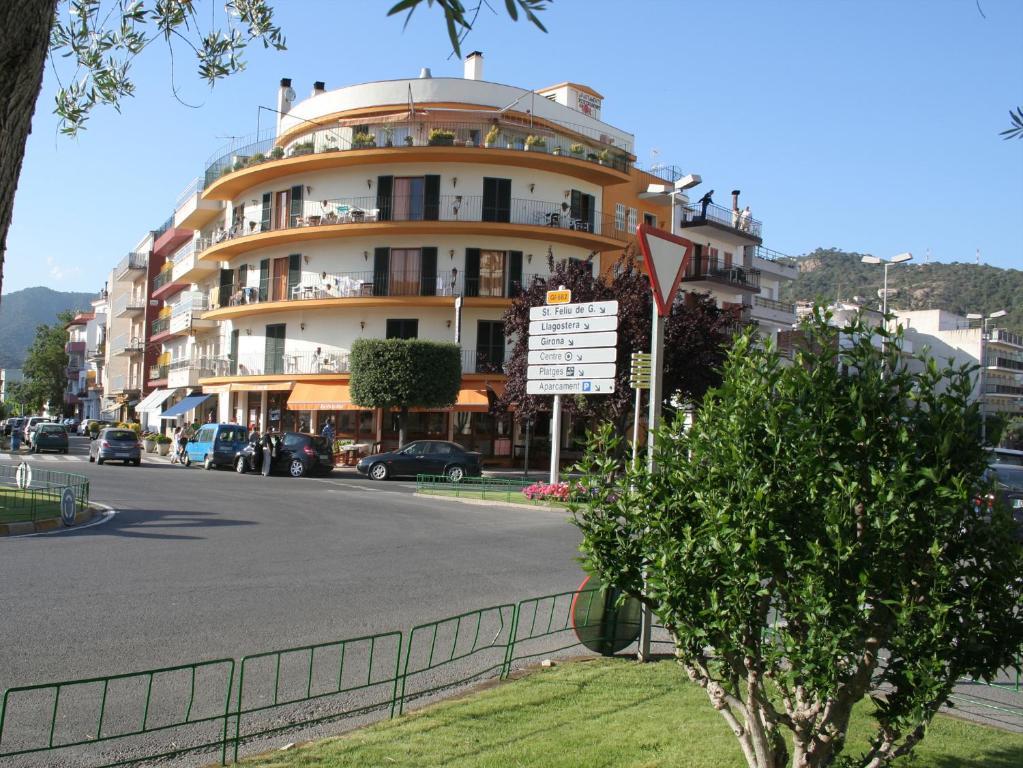 Apartamentos El Sol Tossa de Mar Bagian luar foto